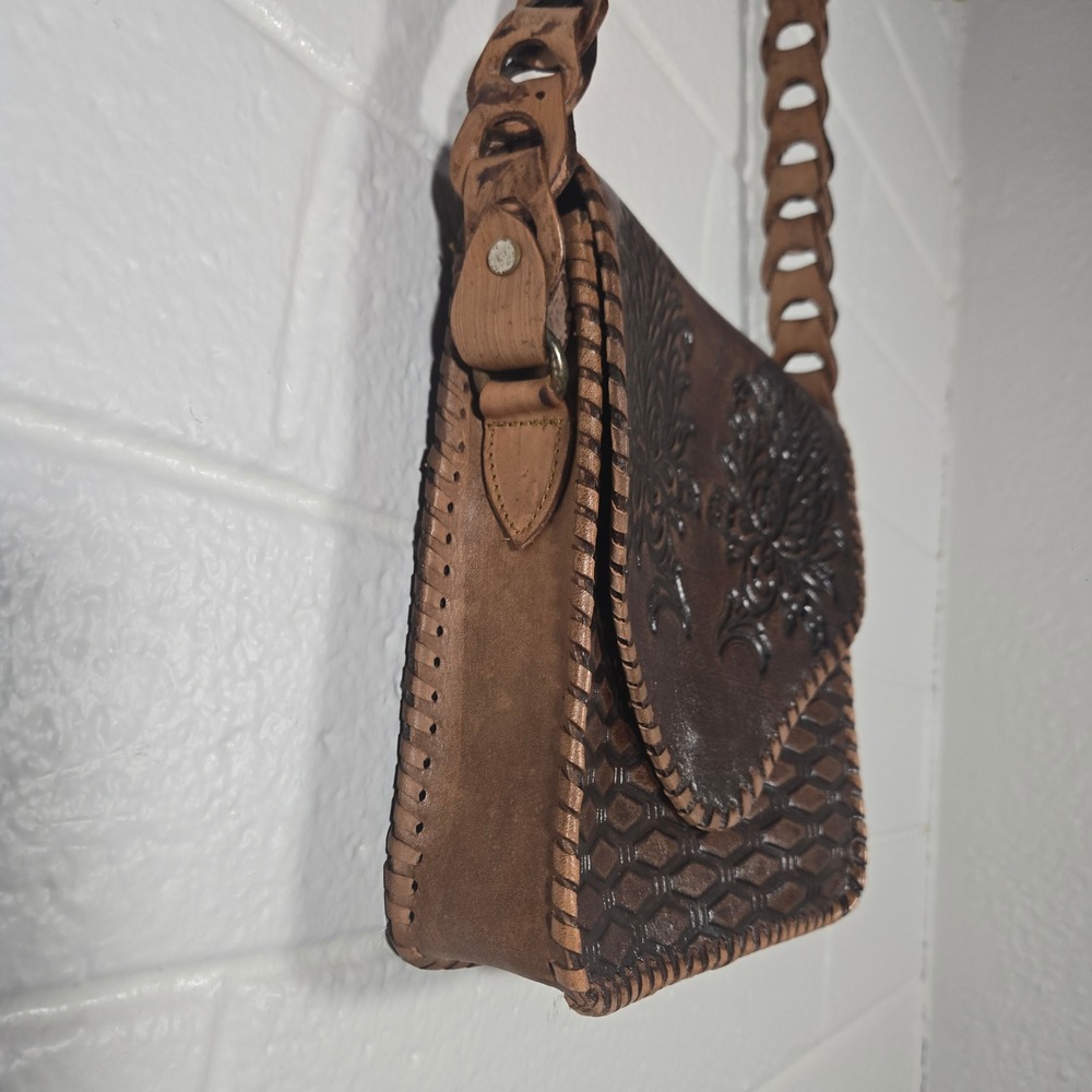 Vtg Genuine Leather Syria Tooled Detail Mandala Hippie Boho Crossbody Bag Purse - Picture 2 of 10
